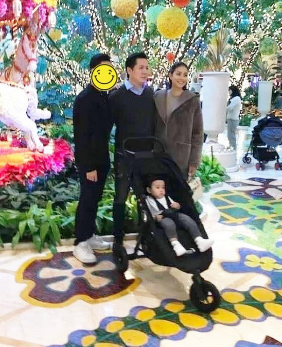 Sau hình ảnh được cho là Phạm Hương cùng bố của con trai chụp tại Mỹ, công chúng càng "hóng" nhiều thông tin và tò mò hơn về chân dung chồng của nàng Hậu.