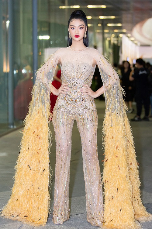 Á hậu Kiều Loan trong bộ trang phục từng diện đi thi Miss Grand International 2019.