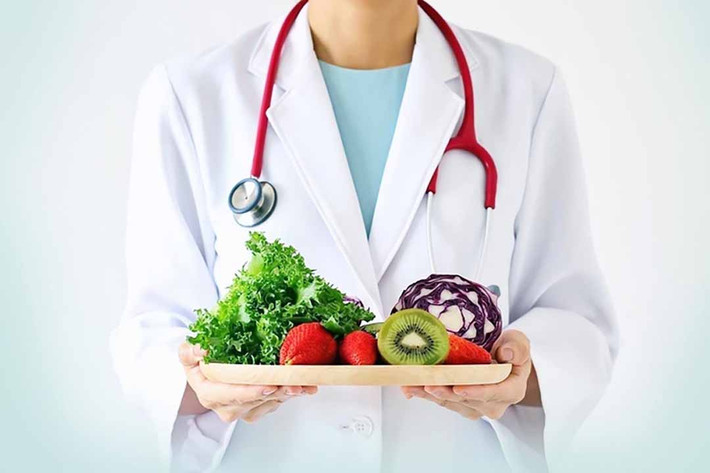 Hệ thống ruột khỏe mạnh: Những người ăn chay, hệ tiêu hóa thường khỏe hơn. Chế độ ăn chay giúp thúc đẩy sự tăng trưởng của vi khuẩn lành mạnh, ngăn ngừa rối loạn tiêu hóa. Ăn nhiều thịt cũng có thể gây tổn hại cho ruột do các chất bảo quản và chất tăng trưởng được sử dụng trong các sản phẩm động vật.