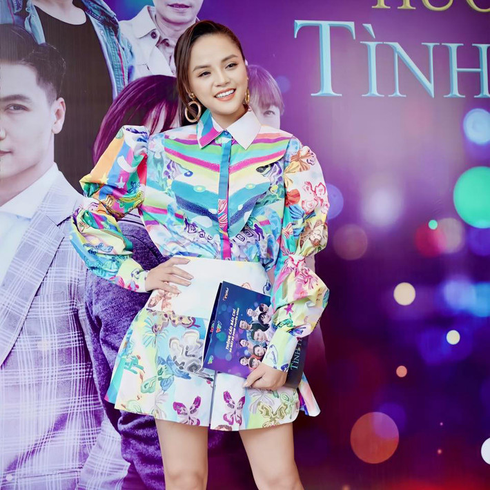 Trang phục mà Thu Quỳnh mặc thường có độ ôm nhất định nên cô phải giảm cân và duy trì mức cân nặng hiện tại trong suốt quá trình quay kéo dài nửa năm khi quay phần 1 và vài tháng tới khi tiếp tục quay phần 2. Ảnh: FB.