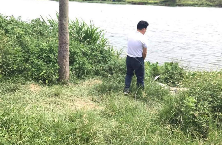 Mới đây, Cơ quan Cảnh sát điều tra Công an tỉnh Hải Dương đã ra quyết định khởi tố bị can và ra lệnh tạm giam đối với Cao Tài Năng (SN 1981, trú tại phường Bình Hàn, TP.Hải Dương, tỉnh Hải Dương) về hành vi "Giết người", "Cướp tài sản". Nạn nhân trong vụ án là anh D.C.C (SN 1974, trú tại Thị trấn Gia Lộc, huyện Gia Lộc, tỉnh Hải Dương).