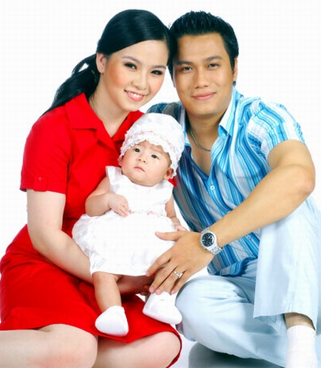Khi tên tuổi đang trên đỉnh cao với vai diễn Thanh Lâm trong "Chạy án", Việt Anh bất ngờ kết hôn với Thùy Linh.