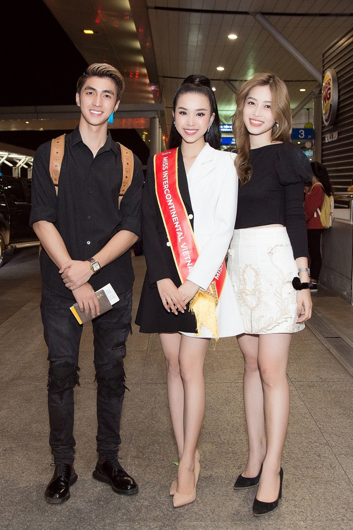 Nam diễn viên Bình An - bạn trai của Phương Nga cũng có mặt để chúc Thúy An lên đường thi Miss Intercontinental may mắn.