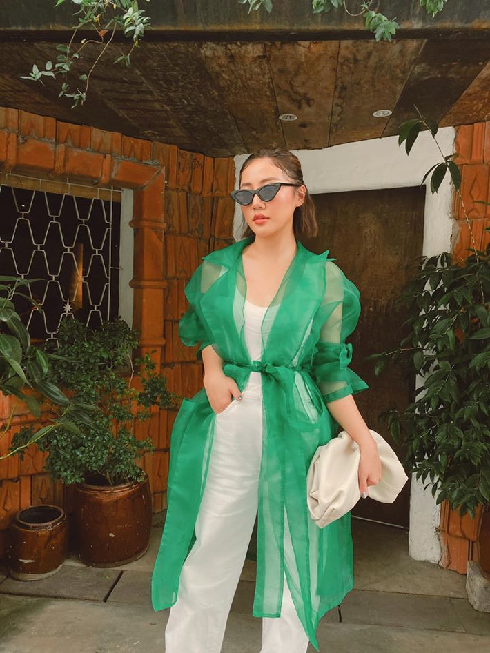 Các sao Việt như: Thu Minh, Trúc Nhân, Dương Triệu Vũ, Đàm Vĩnh Hưng.... đều đứng về phía Văn Mai Hương, kêu gọi tẩy chay, ngừng chia sẻ link xấu.