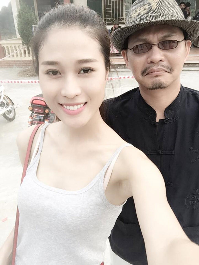 Năm 2016 cô có cơ hội đóng chung với NSND Trung Hiếu trong bộ phim Đại gia chân đất.