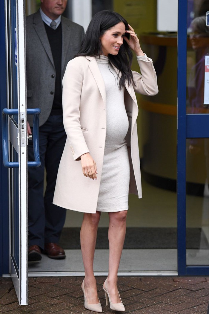 Thời trang bầu của Meghan thường xuyên nhận những lời khen có cánh từ người hâm mộ và những fan hâm mộ yêu mến cô.