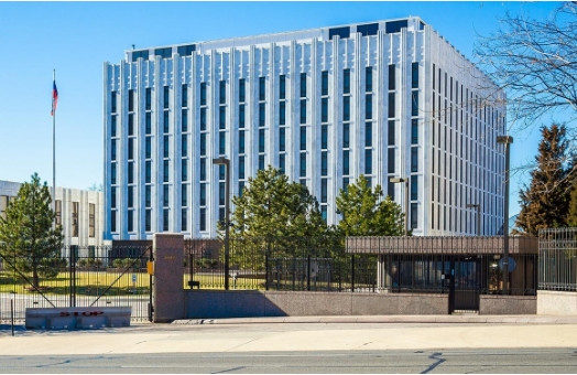 5. Washington DC, Mỹ: Đại sứ quán Nga tại Washington DC nằm ở khu vực Mount Alto trên Đại lộ Wisconsin. Khu vực đặt đại sứ quán hiện nay đã được chính phủ Liên Xô cho thuê trong 85 năm vào năm 1969. Đây được coi là một trong những đại sứ quán lớn và nổi bật nhất ở thủ đô Mỹ.
