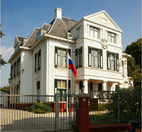 2. The Hague, Hà Lan: Biệt thự có tên 'Demangan' trong công viên Zorgvliet ở The Hague là nơi đặt Đại sứ quán Nga tại Hà Lan từ năm 1945, khi Liên Xô lần đầu tiên thuê nó. Năm 1964, Liên Xô đã mua biệt thự này cho cơ quan ngoại giao của mình.