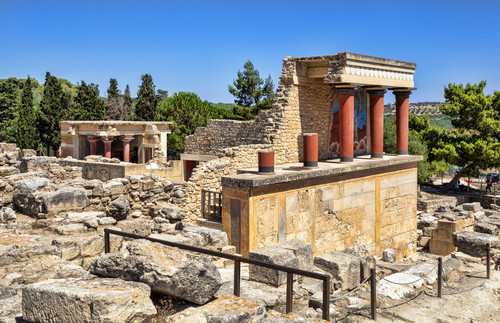 Knossos ở Hy Lạp là một trong những thành phố cổ xưa nhất thế giới. Đây là thành phố cổ còn tồn tại đến ngày nay của nền văn minh Minoan.