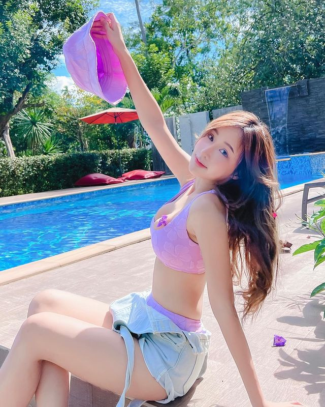 Rất nhiều cô gái trẻ ước ao có được thân hình thanh mảnh, cao ráo và săn chắc như Thanyarat Charoenpornkittada.