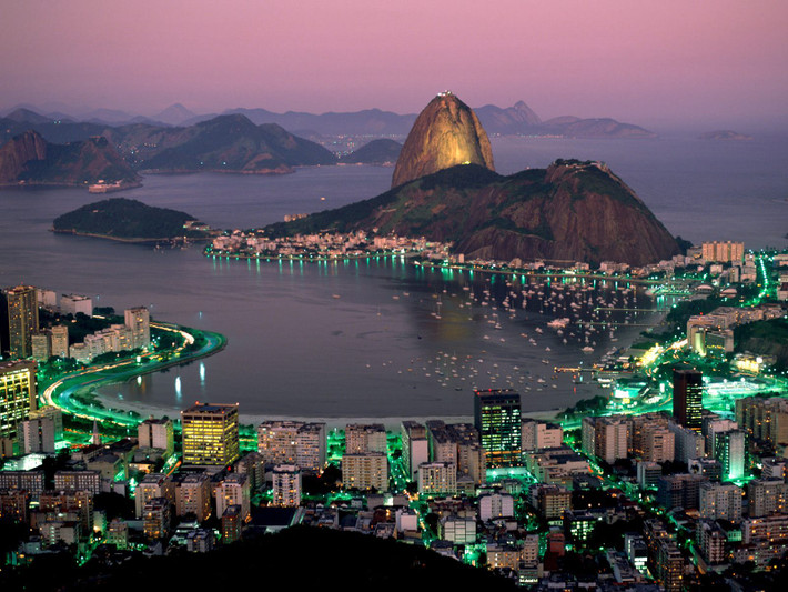 Rio de Janeiro đã từng là thủ đô của Bồ Đào Nha. Điều này khiến thành phố này trở thành thủ đô duy nhất của quốc gia châu Âu nằm ngoài lãnh thổ châu Âu.