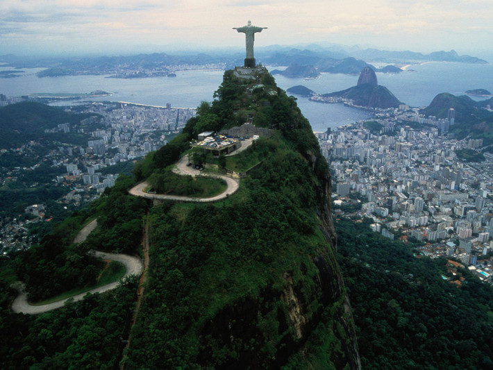 Brazil từng rao bán một tàu sân bay trên eBay.