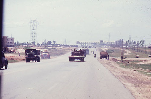 Xa lộ Biên Hòa.
