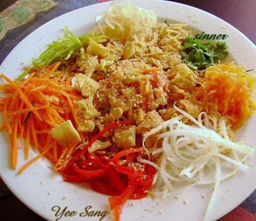 Ngoài ra, nhiều gia đình Trung Quốc còn ăn món cá bởi từ “cá” phát âm theo tiếng Trung Quốc gần giống với từ “dư” trong “dư thừa”.