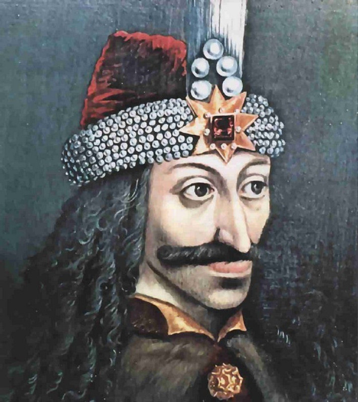 Năm 1476, bá tước Vlad Tepes III bị quân Thổ Nhĩ Kỳ hành hình. Thi thể của vị bá tước này được chôn tại tu viện Snagov. Cho đến nay, vị bá tước này được đánh giá là một trong những nhà lãnh đạo tàn ác nhất lịch sử.