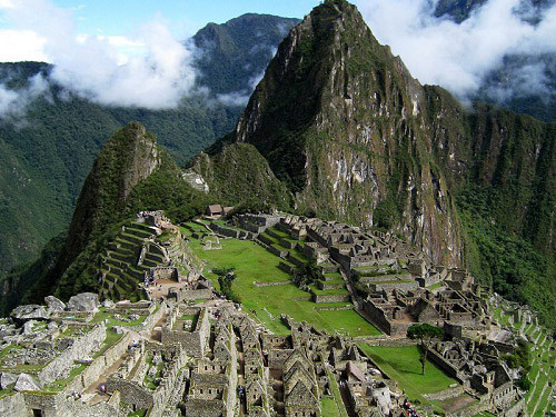 Theo các chuyên gia, Machu Picchu của người Inca được xây dựng lần đầu tiên vào năm 1450. Quá trình xây dựng thành phố này được thực hiện cho đến khi người Tây Ban Nha chinh phạt vùng đất này vào giữa những năm 1500.