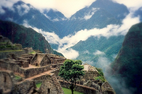 Thành phố Machu Picchu được xây dựng với kích thước không lớn lắm. Do đó, số lượng dân cư chỉ vào khoảng 1.000 người.