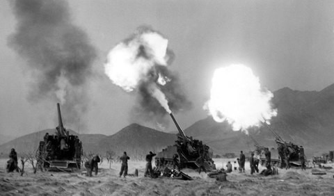 Cuộc chiến tranh Triều Tiên khốc liệt diễn ra chỉ trong 3 năm (1950 - 1953) là một trong những cuộc chiến đẫm máu nhất lịch sử nhân loại. Cuộc chiến này bắt đầu từ ngày 25/6/1950.
