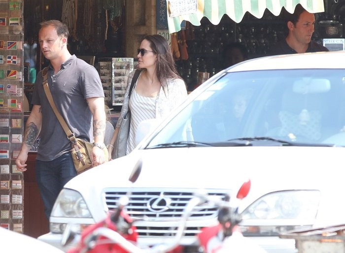 Không chỉ tai tiếng về thái độ ngôi sao, Angelina Jolie còn bị cáo buộc là người đứng đằng sau những chỉ trích xuyên tạc hướng về Brad Pitt trong quá trình ly hôn. (Ảnh: Radar)