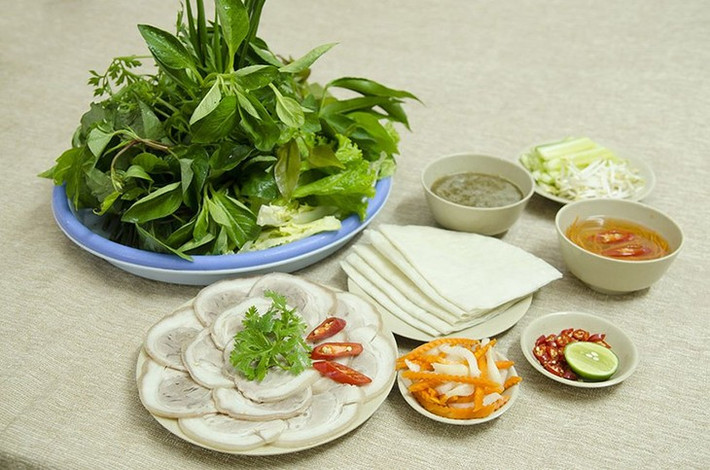 Ngăn ngừa loãng xương: Rau nhái rất giàu vitamin. Cứ 500mg tinh chất rau nhái sẽ có tác dụng điều trị, ngăn ngừa loãng xương hiệu quả. Một số nơi còn kết hợp tinh chất này với vitamin E và canxi để tăng hiệu quả chữa trị. Trong đó, người già và phụ nữ mãn kinh là nhóm đối tượng thường dễ mắc bệnh loãng xương. Vì vậy, các chuyên gia luôn khuyến cáo họ nên sử dụng rau nhái thường xuyên để ngăn ngừa bệnh hiệu quả. Ảnh Internet
