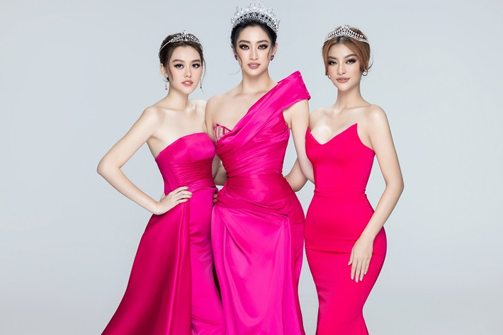 Đánh dấu chặng đường sau 2 năm đăng quang, Hoa hậu Lương Thuỳ Linh cùng Á hậu Kiều Loan và Á hậu Tường San “rủ” nhau khoe sắc trong bộ ảnh mới trước thềm Miss World Vietnam 2022 khởi động. Nhan sắc của ba người đẹp đều thăng hạng khiến công chúng xuýt xoa.