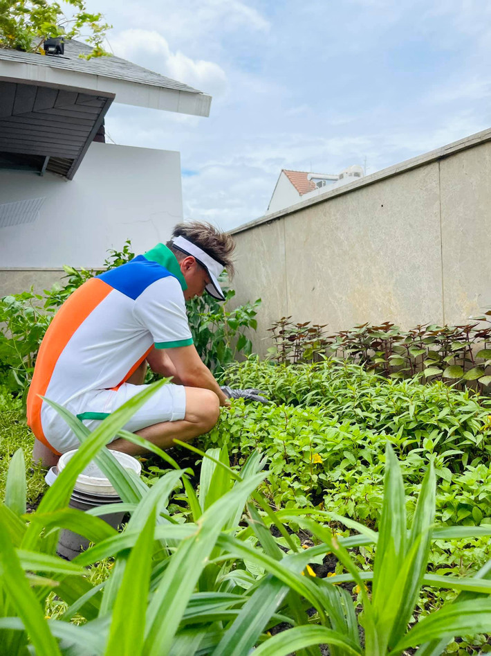 Nam ca sĩ từng chia sẻ ráo riết chuẩn bị cho vụ kiện với nữ đại gia.