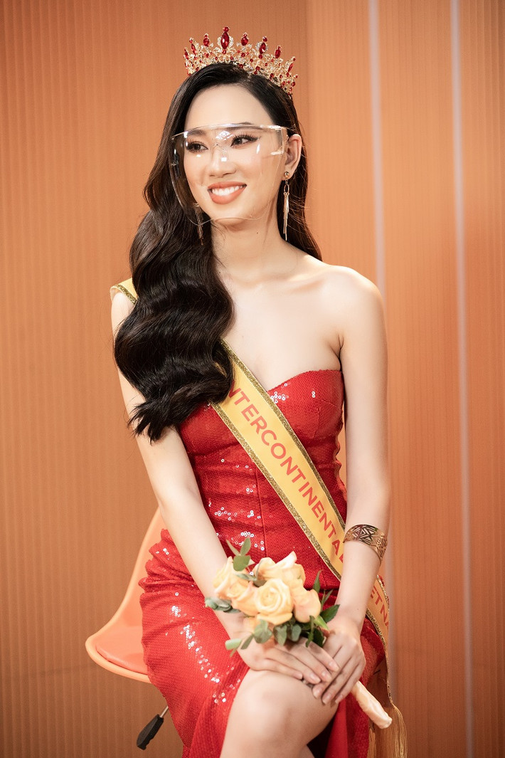 Ái Nhi bày tỏ, cô sẽ cố gắng để đạt được thành tích tốt nhất tại đấu trường nhan sắc sắp tới.