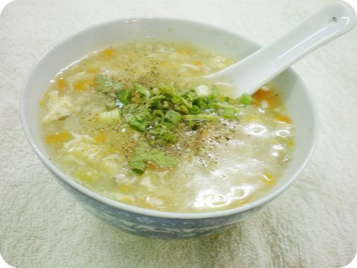 Bệnh nhân sốt xuất huyết nên ăn gì là băn khoăn của nhiều người bởi bệnh vẫn chưa có thuốc điều trị đặc hiệu. Điều cần làm ngoài việc tuân thủ chỉ định của bác sĩ là tăng cường thể lực, sức đề kháng bằng chế độ ăn hợp lý.