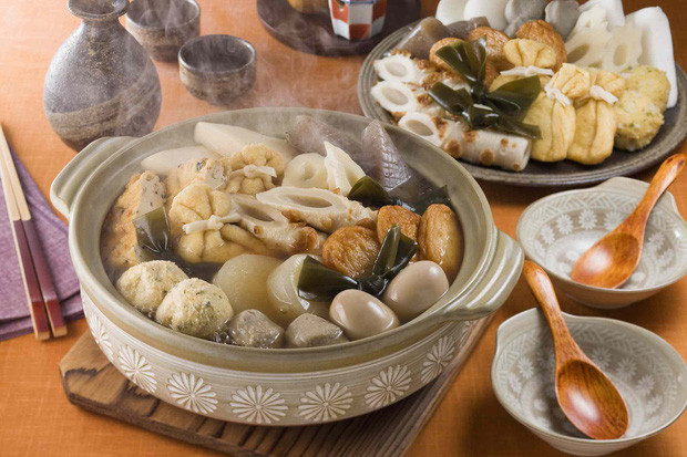 Lẩu Oden là món ăn đặc biệt yêu thích của người dân địa phương và khách du lịch trong mùa thu Nhật Bản, thường được dùng trong bữa trưa hoặc bữa tối. Đây là một món lẩu có hương vị đậu nành cùng các thành phần đi kèm khác như trứng luộc, daikon (củ cải Nhật Bản), bánh cá, cuộn bắp cải, đậu phụ nhồi thịt và mochi.