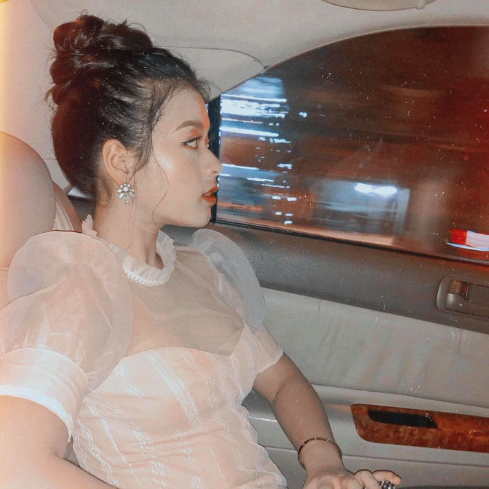 Con gái nghệ sĩ Chiều Xuân ăn mặc sành điệu và trang điểm sắc sảo cuốn hút. Ảnh: FBNV, Internet.