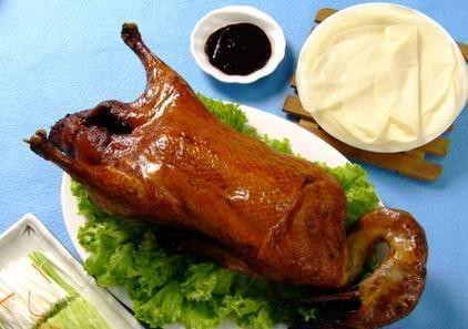 Người dân ở Giang Tô thì thường làm món vịt mộc quế (vịt được muối và nướng lên). Đây là món ăn nổi tiếng nhất của Nam Kinh với lịch sử hơn 2.500 năm. Tại tỉnh Tứ Xuyên, phía Tây Trung Quốc, mọi người thường thưởng thức món vịt nướng trong dịp lễ đặc biệt này. Ngoài ra, còn phải kể tới món vịt chiên gừng.