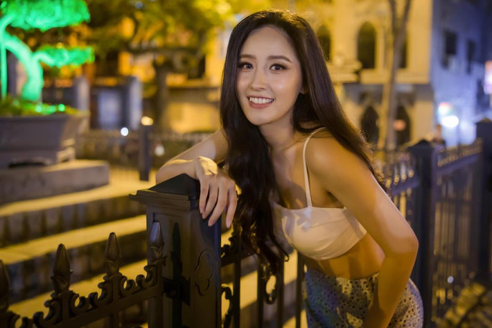 Trước đó, Mai Phương Thúy cho hay vòng eo của cô hiện tại còn khoảng 61cm và vòng 3 dường như lớn theo từng năm khi lên tới 105cm. Trong khi đó, thời điểm cô đăng quang, vòng 3 chỉ 95cm.