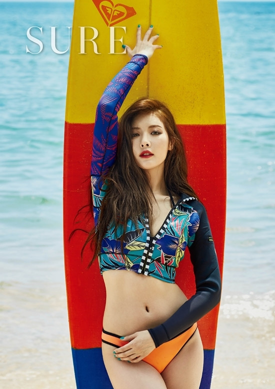 Định hình theo phong cách gợi cảm ngay từ những ngày đầu gia nhập Kpop, HyunA (trước đây là thành viên nhóm 4Minute và giờ là thành viên nhóm Triple H) luôn gắn mình với các bộ trang phục hở bạo.