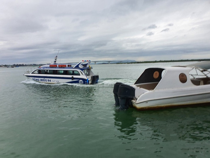 Cùng với đó, Bộ GTVT chỉ đạo Sở GTVT tỉnh Quảng Nam và các Sở GTVT địa phương kiểm tra toàn diện về việc chấp hành các quy định kinh doanh và điều kiện kinh doanh vận tải trên đường thủy nội địa.