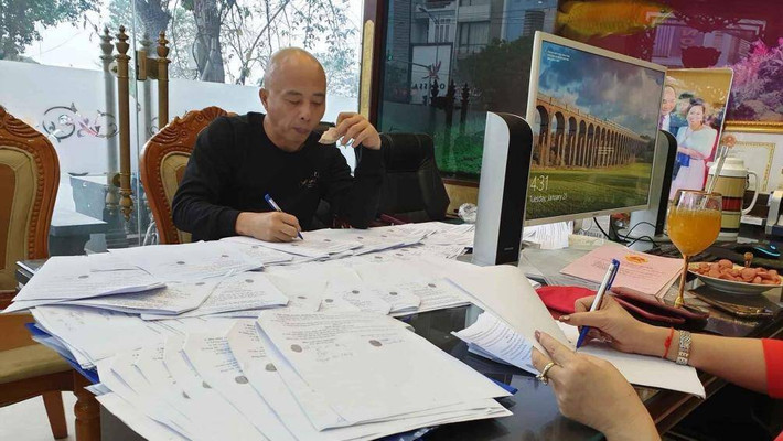 Đường "Nhuệ" và đàn em chiếm đoạt cả giấy tờ trong đó có giấy biên nhận ông Đỗ Văn Tới về việc thanh toán xong khoản tiền 900 triệu đồng, tuy nhiên không được Cơ quan điều tra Công an TP Thái Bình khởi tố vụ án.