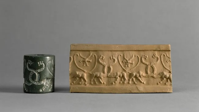 Một nghiên cứu mới công bố trên tạp chí Antiquity cho thấy hệ thống chữ viết sớm nhất thế giới chịu ảnh hưởng của các ký hiệu dùng trong thương mại.