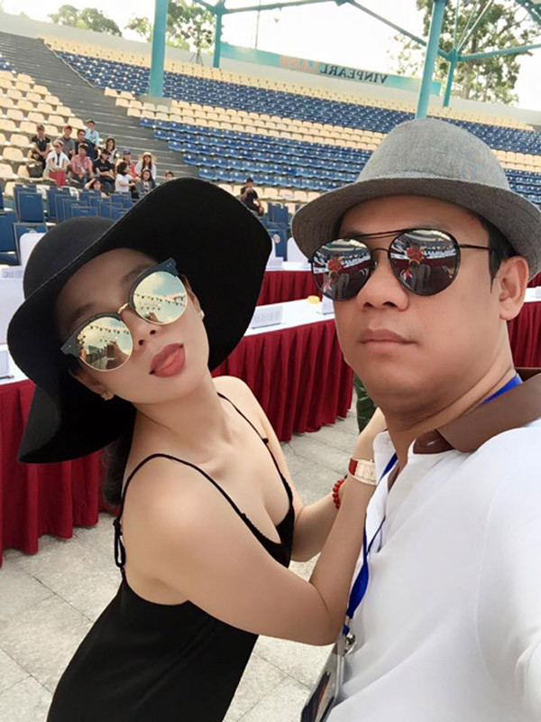 Một mẫu mắt kính hiệu sành điệu khác của Lệ Quyên. Ảnh: Dân Việt.