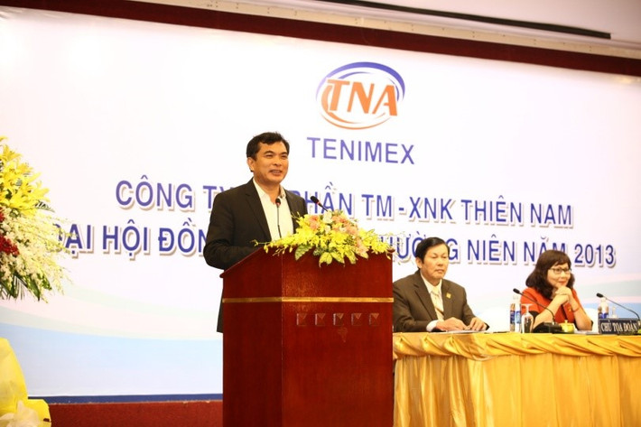 Với giá trị tài sản này, cô gái sinh năm 1992 đã vượt qua Đặng Nguyễn Quỳnh Anh (con gái ông Đặng Thành Tâm) để trở thành 9X giàu nhất sàn chứng khoán Việt Nam. Thế nhưng, với chênh lệch rất thấp, chỉ 200 triệu đồng, con gái ông Đặng Thành Tâm vẫn có nhiều cơ hội giành lại vị trí của mình.