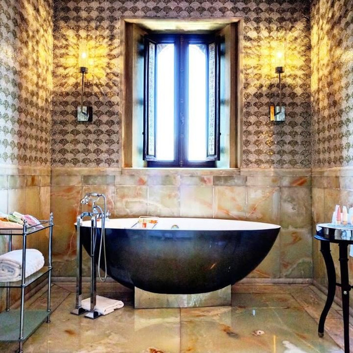 Phòng tắm khách sạn Royal Mansour ở Marrakech, Ma rốc. Phòng tắm xa hoa và độc đáo này chắc hẳn sẽ làm hài lòng cả những du khách khó tính nhất.
