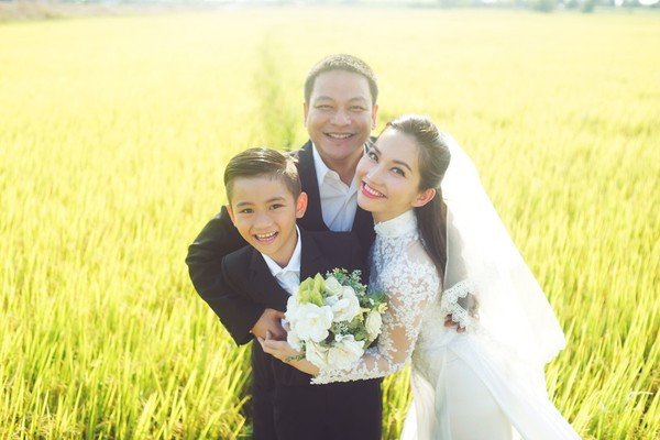 Đã trải qua một lần tan vỡ và có một cậu con trai nhỏ nhưng Kim Hiền vẫn cập bến hôn nhân lần hai với doanh nhân Việt kiều đẹp trai, thành đạt Andy Lê. Thậm chí, vị doanh nhân này còn trẻ tuổi và hết lòng yêu thương con trai nhỏ của Kim Hiền.