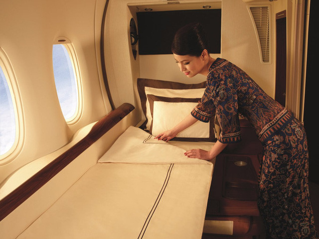 Tạp chí du lịch danh tiếng Condé Nast Traveler vừa công bố danh sách 10 hãng hàng không tốt nhất thế giới năm 2016, trong đó hãng Singapore Airlines đứng đầu bảng.
