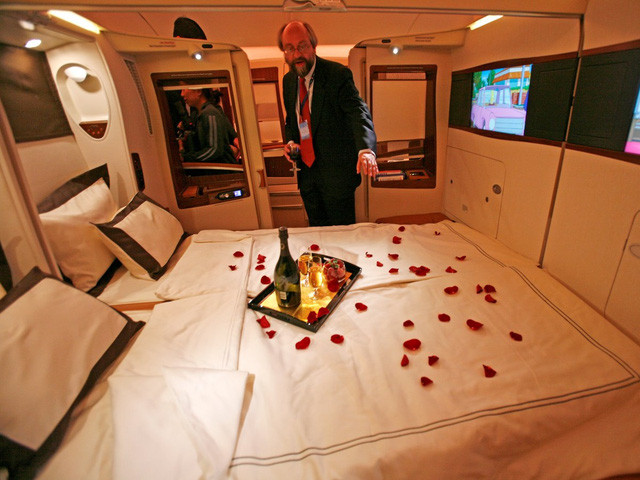 Những chi tiết nội/ngoại thất trên những chiếc máy bay A380 qua tay Jean-Jacques Coste đều được đánh giá rất cao. Những khoang hành khách sang trọng này (bao gồm cả cửa trượt và rèm buông) được biết đến với những ghế ngồi cực kỳ tiện nghi, thậm chí cả giường nằm thoải mái, đáp ứng nhu cầu nâng cao của hành khách.