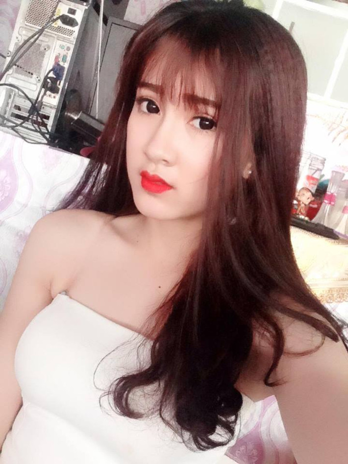 Đến với cuộc thi này, Thủy Tiên đang đầu tư thời gian chuẩn bị kiến thức xã hội, tập catwalk, và rèn luyện hình thể để tự tin tham gia chinh phục đỉnh cao nhan sắc. Ảnh: FBNV.