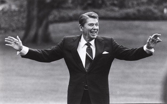 Ronald Reagan - Rawhide (da thuộc): Là người từng đóng vai cao bồi trên màn ảnh, Tổng thống Reagan vô cùng yêu thích phong cách viễn tây. Biệt danh "Rawhide" của ông bắt nguồn từ sở thích này, bởi đây là loại vật liệu thường được sử dụng làm mũ, giày và trang phục cao bồi.