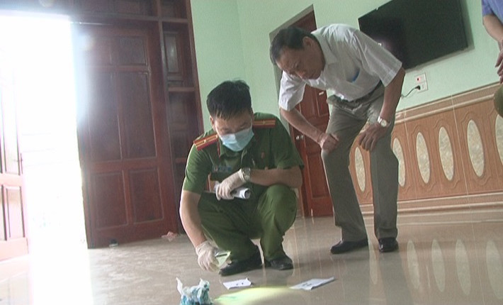 Đầu buổi chiều 24/9, Thượng tướng Lê Quý Vương, Thứ trưởng Bộ Công an, Thiếu tướng Hồ Sỹ Tiến, Cục trưởng C45, có mặt tại hiện trường chỉ đạo Cục Cảnh sát hình sự và Viện Kỹ thuật hình sự của Bộ Công an phối hợp với Công an tỉnh tiến hành khám nghiệm hiện trường, khám nghiệm tử thi và tiến hành các biện pháp điều tra, xác minh.