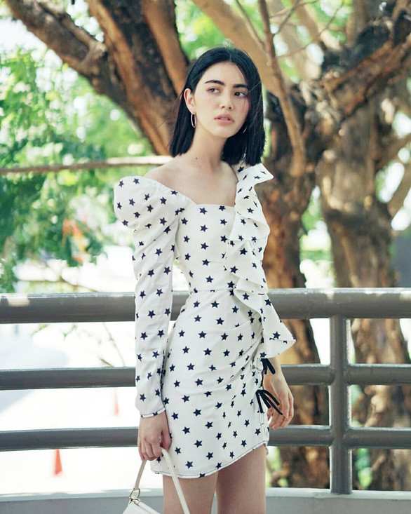 Người đẹp sinh năm 1992 là một trong những gương mặt đình đám nhất giới giải trí xứ Chùa Vàng.