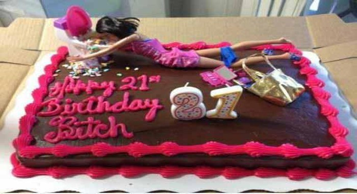 Bánh sinh nhật 21 tuổi dành cho cô nàng thích nhậu nhẹt.