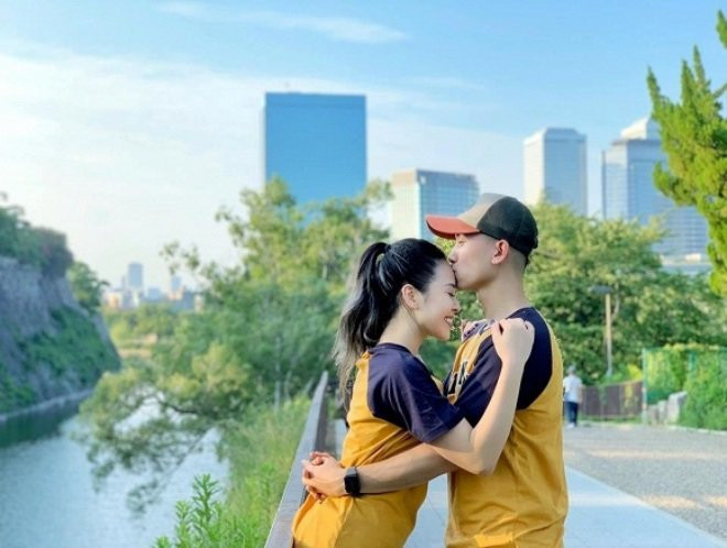 Mới đây, Anh Vũ gây chú ý khi vào vai trai hư (bạn thân của Vũ) trong phim "Về nhà đi con". Trong những cuộc chia sẻ với báo chí, Anh Vũ cho biết đã ly hôn vợ 3 năm trước, con trai ở với mẹ. Nam diễn viên viên cũng tiết lộ anh vừa tìm được tình yêu mới. Bạn gái Anh Vũ không hoạt động trong lĩnh vực nghệ thuật. "Cô ấy là người hiểu và hợp tôi về nhiều mặt. Cả hai cũng cùng chung chí hướng trong việc dạy con nhưng hiện tại chúng tôi vẫn chưa tính đến việc sẽ kết hôn", Anh Vũ chia sẻ về bạn gái.