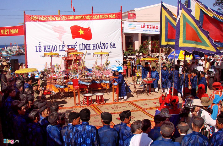 Từ năm 1990 đến nay, ông Đạt đã phục dựng nhiều khinh thuyền Hoàng Sa phục vụ Lễ khao lề thế lính Hoàng Sa cho các tộc họ trưng bày tại Bảo tàng Quảng Ngãi và ở Bảo tàng Hải đội Hoàng Sa. Năm 2016, Bộ Văn hóa Thể thao và Du lịch cấp bằng công nhận nghệ nhân văn hóa dân gian ghi nhận ông Đạt đã dành trọn đời mình vì tình yêu biển đảo, góp phần to lớn bảo tồn di tích Hải đội Hoàng Sa.