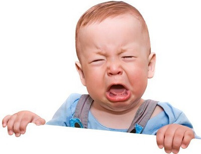 Quá 3 ngày liên tiếp bé không đi ngoài sẽ khiến phân bị tắc nghẹn trọng đại tràng làm cho đại tràng có bé giãn căng, biến dạng và không còn khả năng co bóp đẩy phân ra ngoài khiến tình trạng táo bón càng tồi tệ hơn trước đó.